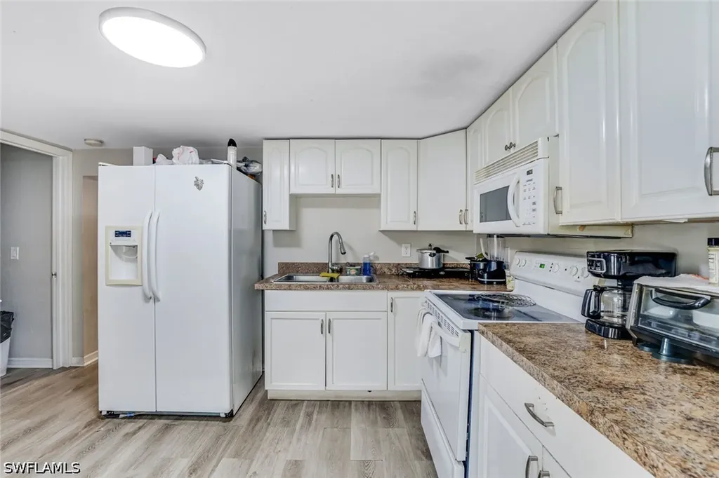 106 Moon Bay Street Naples FL 34114