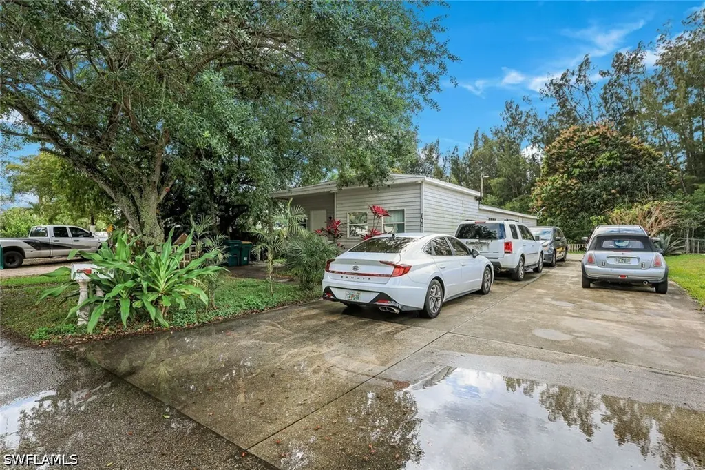106 Moon Bay Street Naples FL 34114