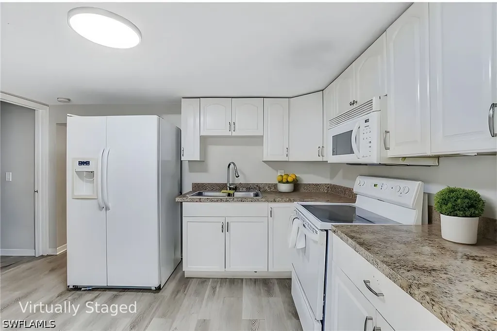 106 Moon Bay Street Naples FL 34114