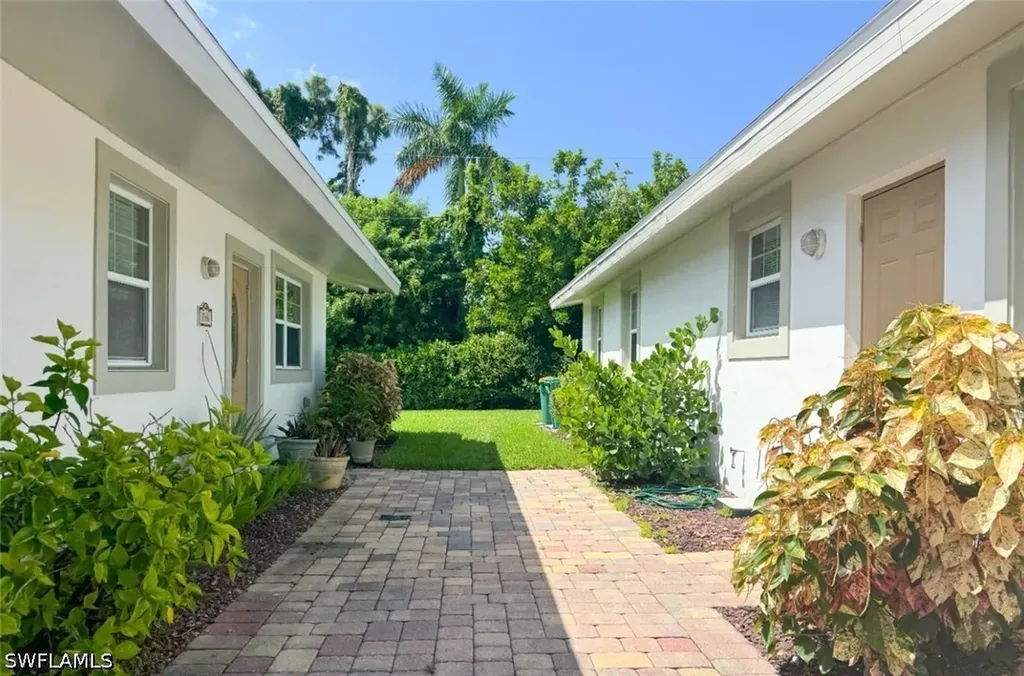 746 109th Avenue N Naples FL 34108