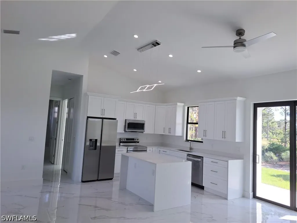 2915 28th Street SW Lehigh Acres FL 33976