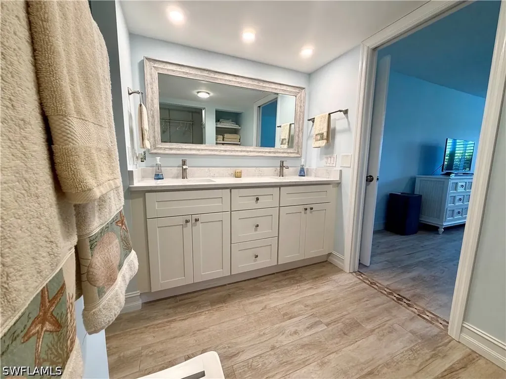 105 Penny Lane Naples FL 34112