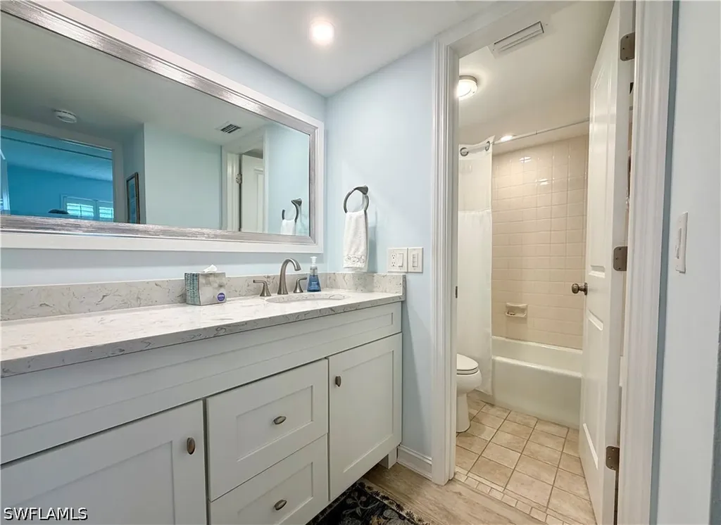 105 Penny Lane Naples FL 34112
