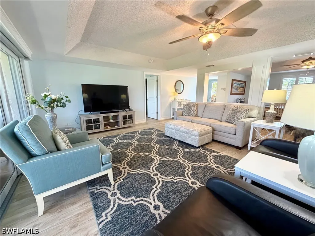 105 Penny Lane Naples FL 34112