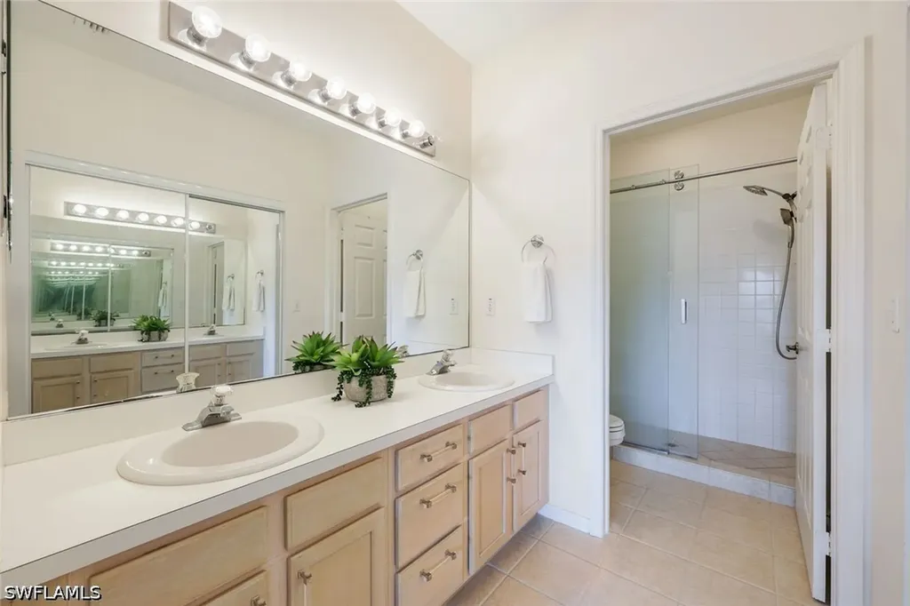 437 Wiggins Lake Court Naples FL 34110
