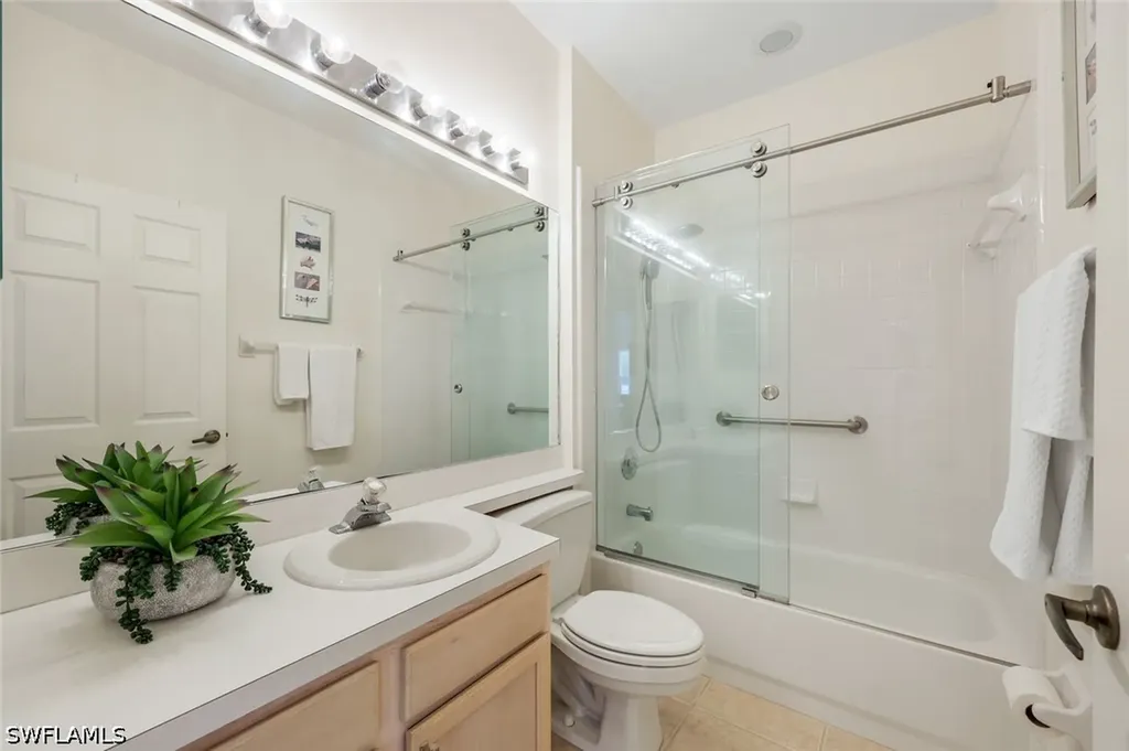 437 Wiggins Lake Court Naples FL 34110