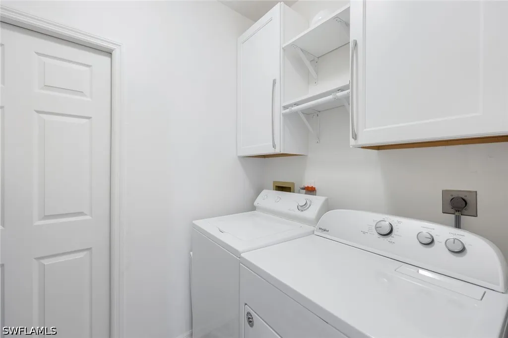 437 Wiggins Lake Court Naples FL 34110