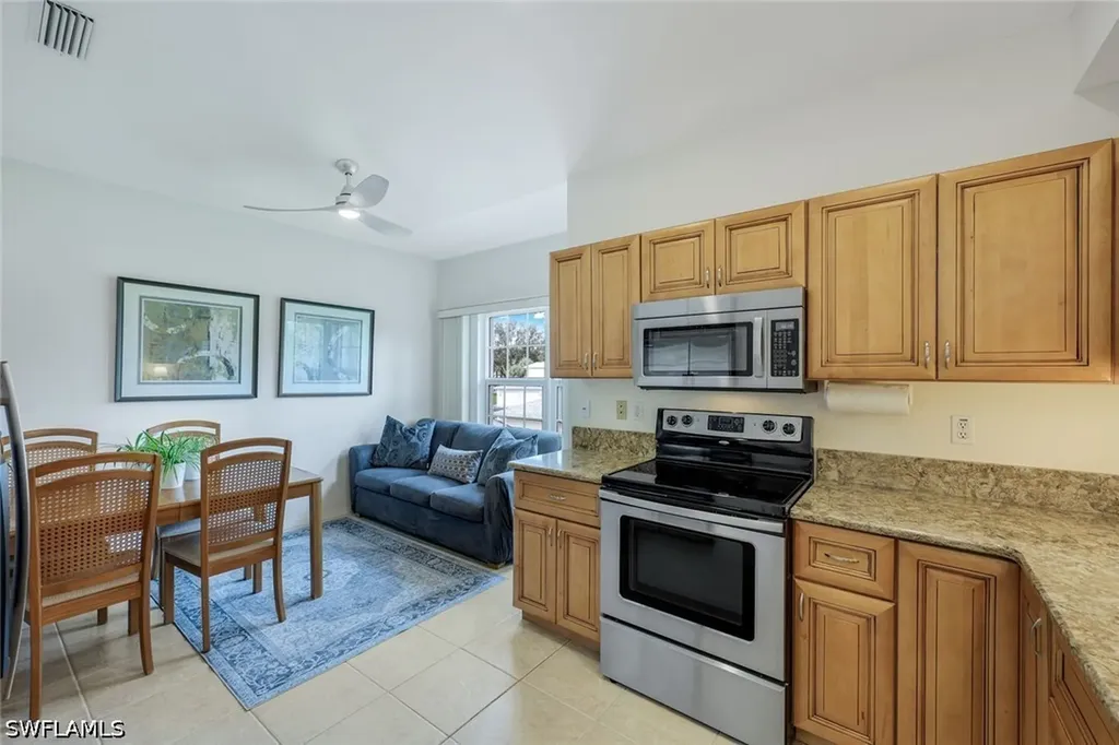 437 Wiggins Lake Court Naples FL 34110