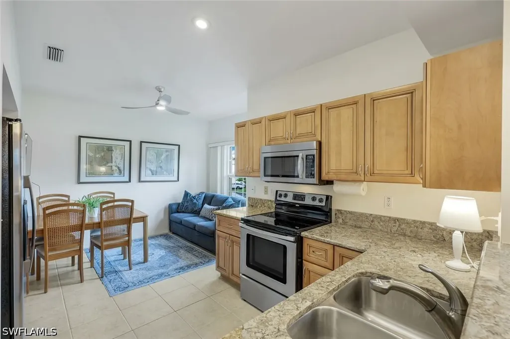 437 Wiggins Lake Court Naples FL 34110