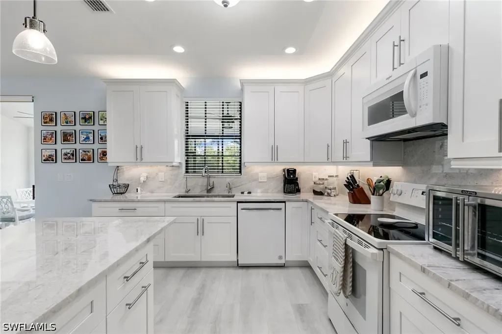 15068 Summit Place Circle Naples FL 34119