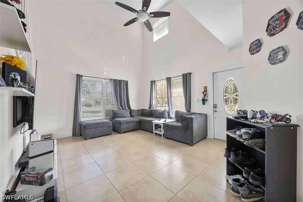 Naples FL, 441 3RD Street SW