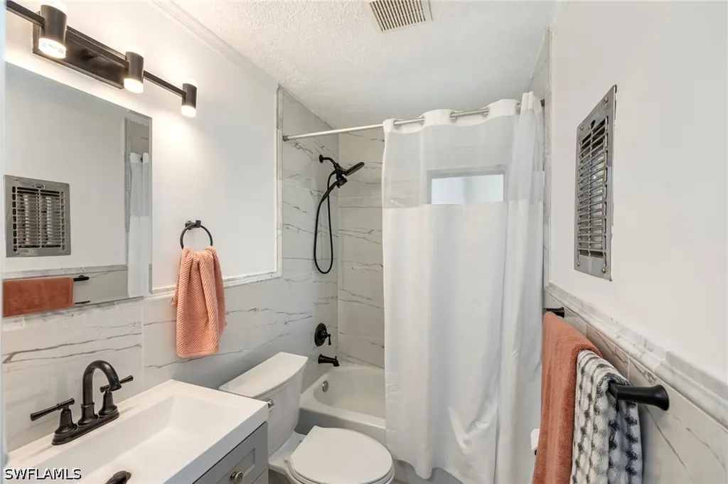 2261 11th Street N Naples FL 34103