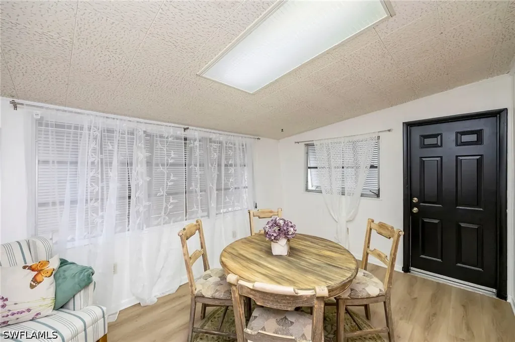 2261 11th Street N Naples FL 34103