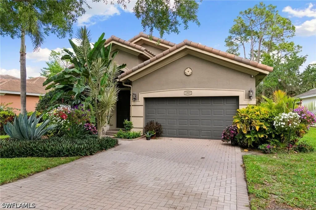 1909 Par Drive Naples FL 34120