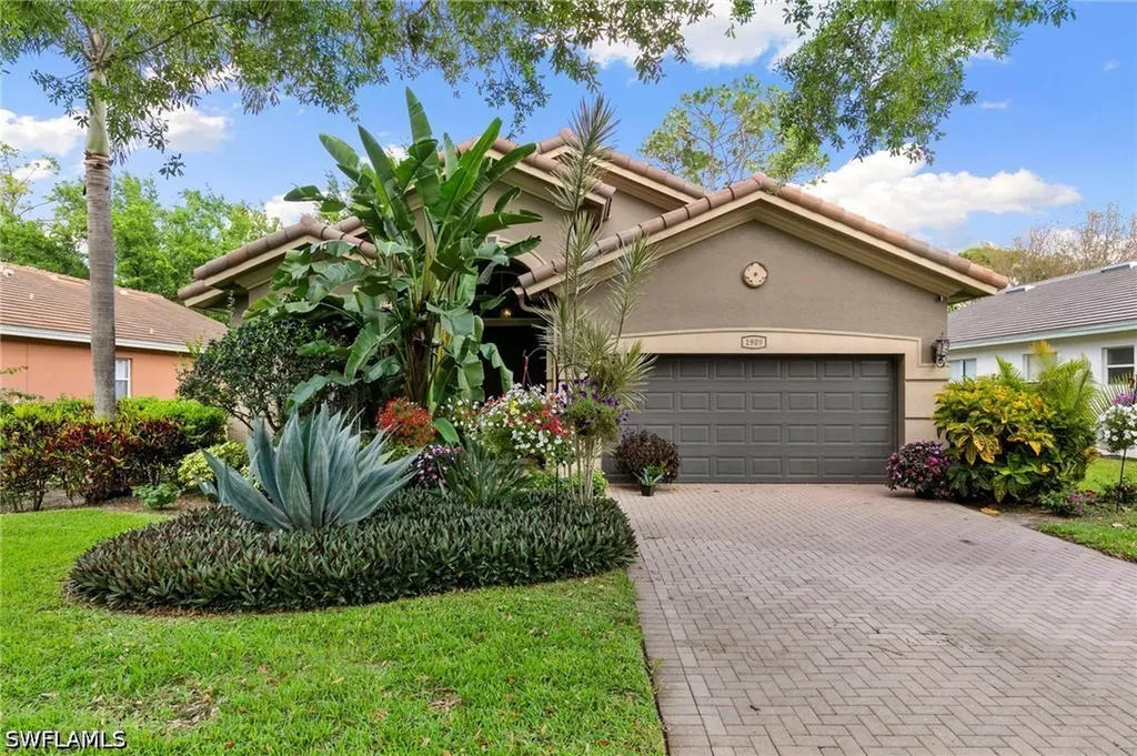1909 Par Drive Naples FL 34120