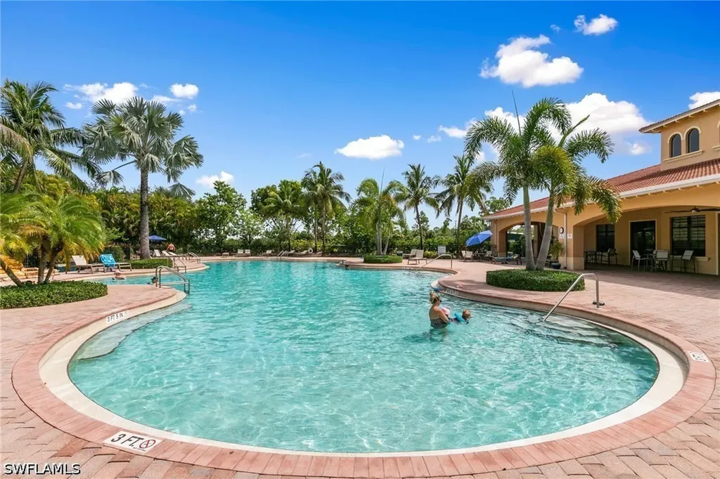 1909 Par Drive Naples FL 34120