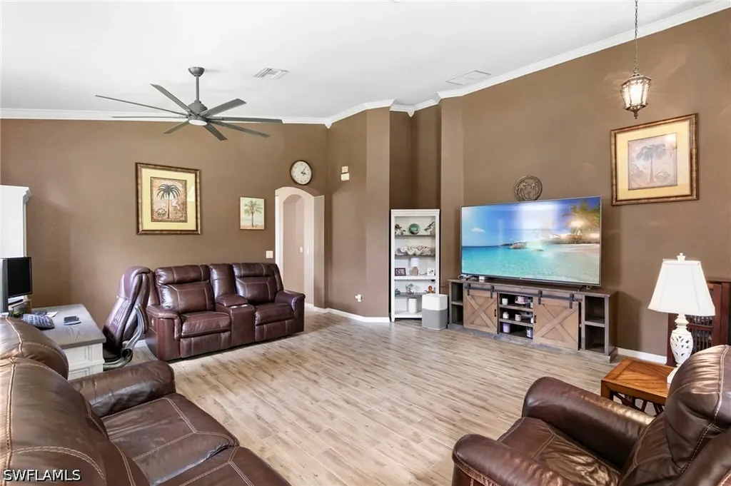 1909 Par Drive Naples FL 34120