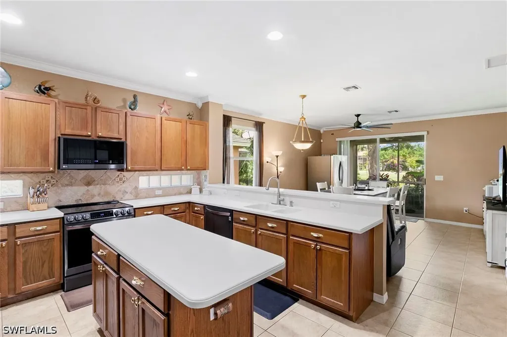 1909 Par Drive Naples FL 34120