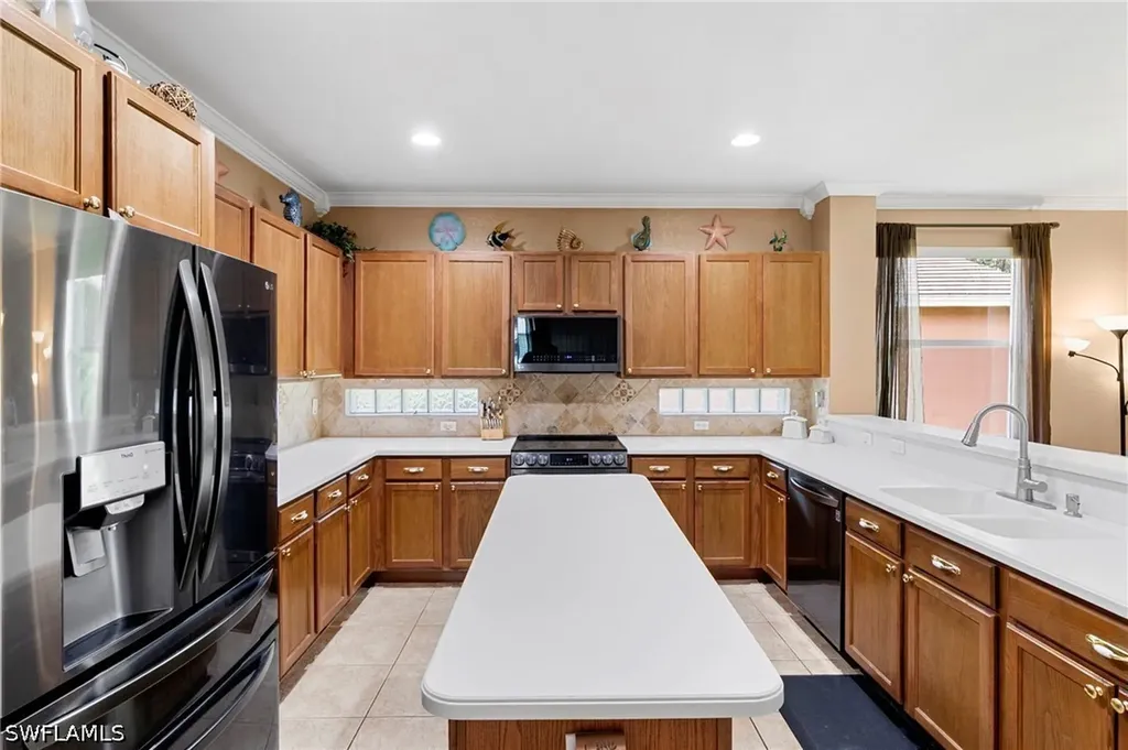 1909 Par Drive Naples FL 34120