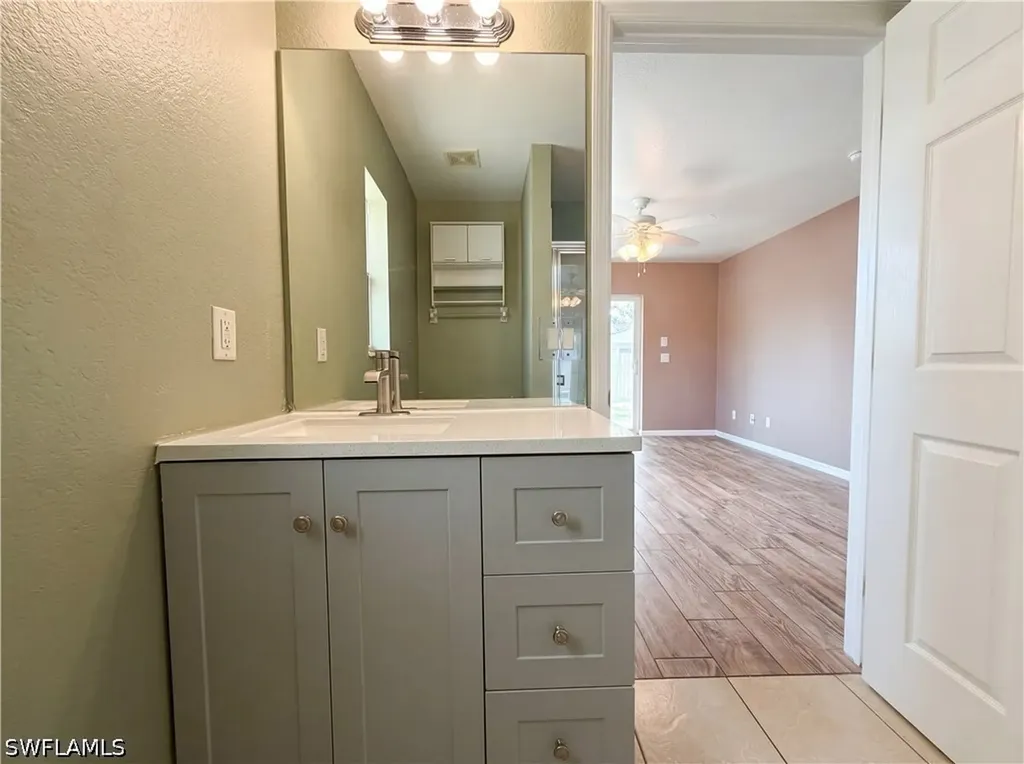 102 SE 43rd Lane Cape Coral FL 33904