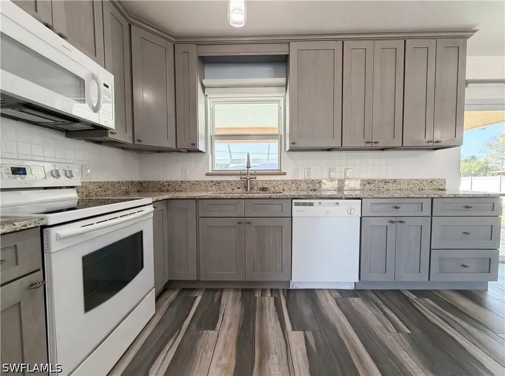 102 SE 43rd Lane Cape Coral FL 33904