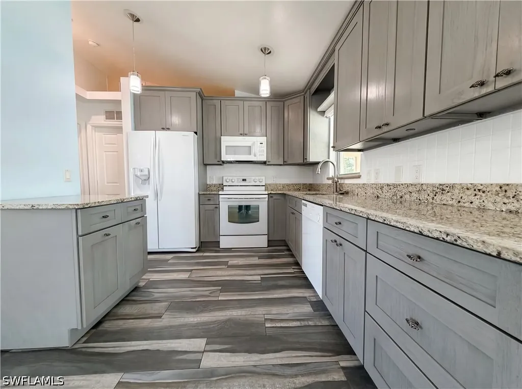 102 SE 43rd Lane Cape Coral FL 33904