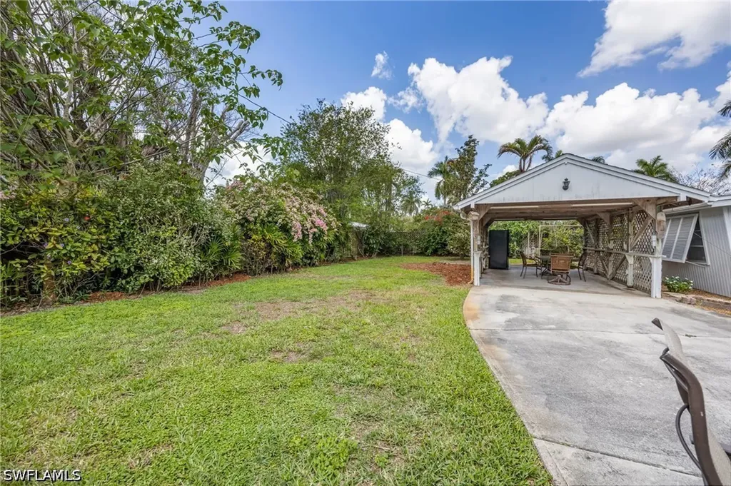 2261 11th Street N Naples FL 34103