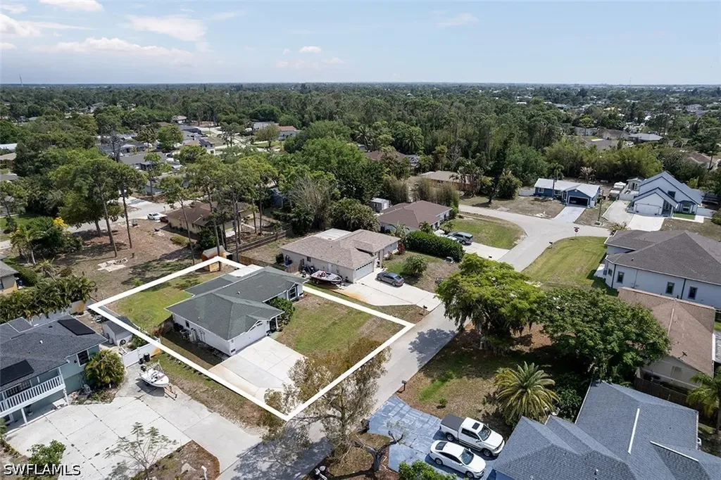 18253 Maple Road Fort Myers FL 33967