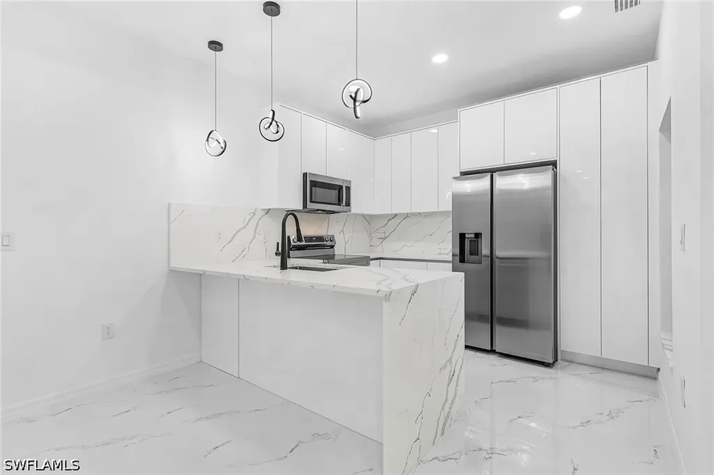 1630 NE 17th Terrace Cape Coral FL 33909