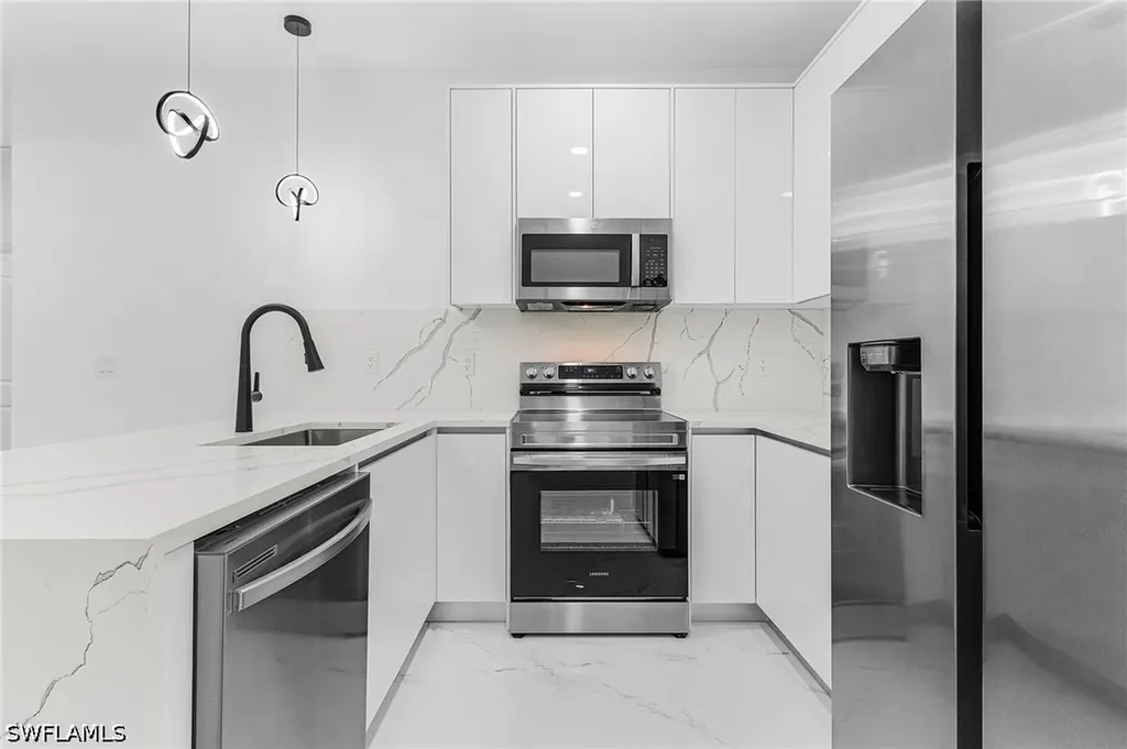 1630 NE 17th Terrace Cape Coral FL 33909