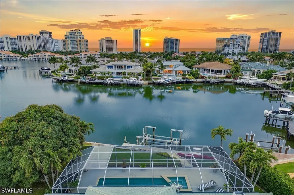4459 Crayton Road Naples FL 34103