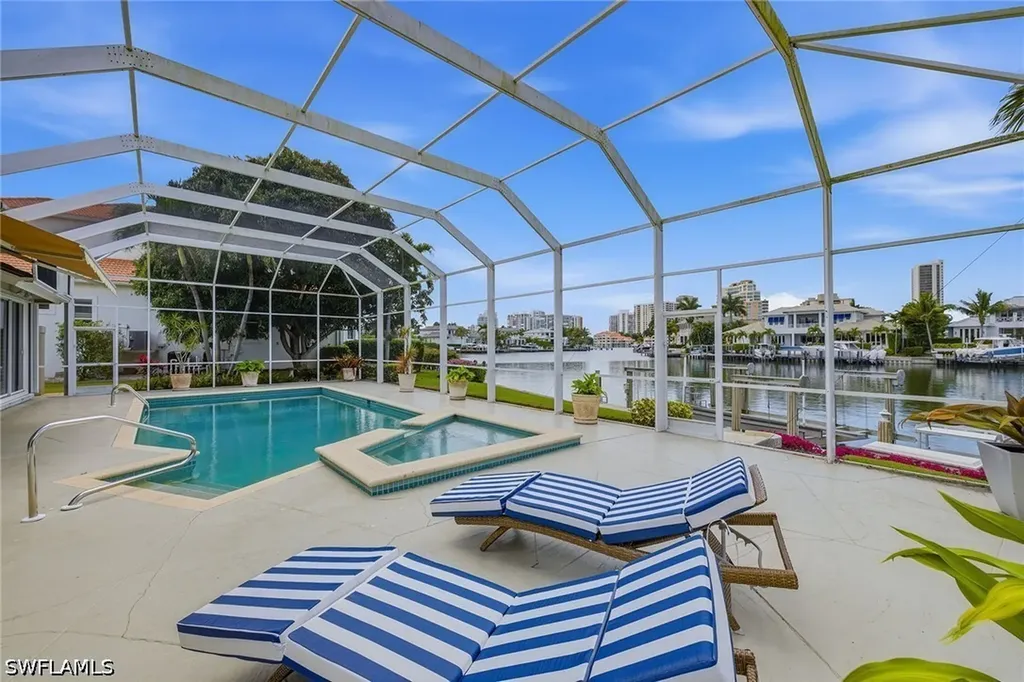 4459 Crayton Road Naples FL 34103