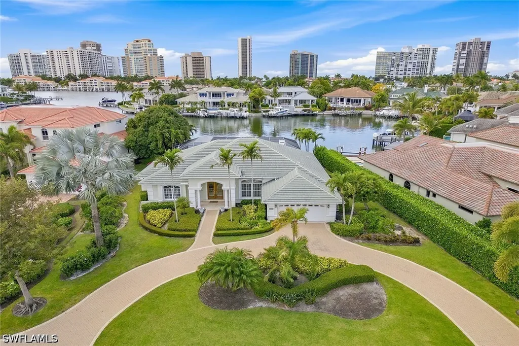 4459 Crayton Road Naples FL 34103