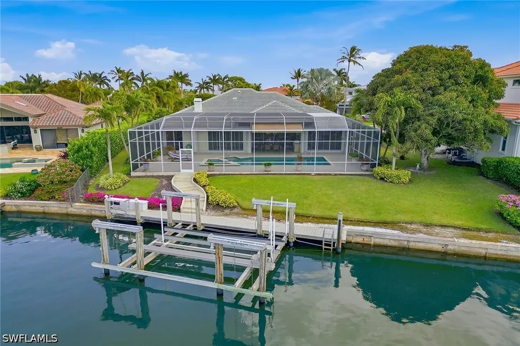 4459 Crayton Road Naples FL 34103