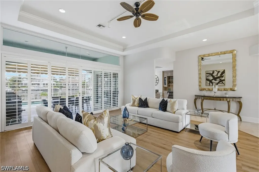 4459 Crayton Road Naples FL 34103