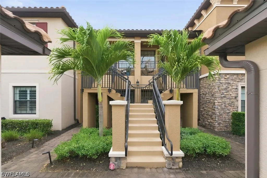 9365 Pocida Court Naples FL 34119