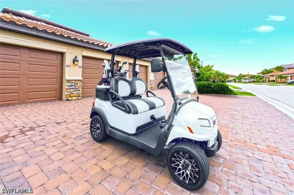9365 Pocida Court Naples FL 34119