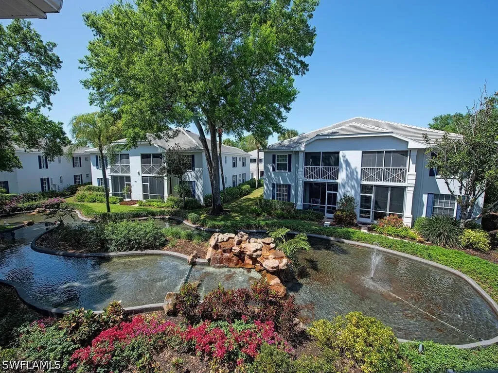 Naples FL, 7074 Barrington Circle, Unit 202