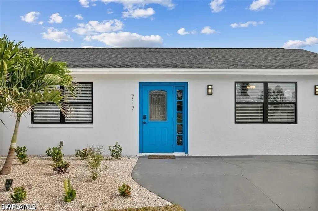 717 95th Avenue N Naples FL 34108