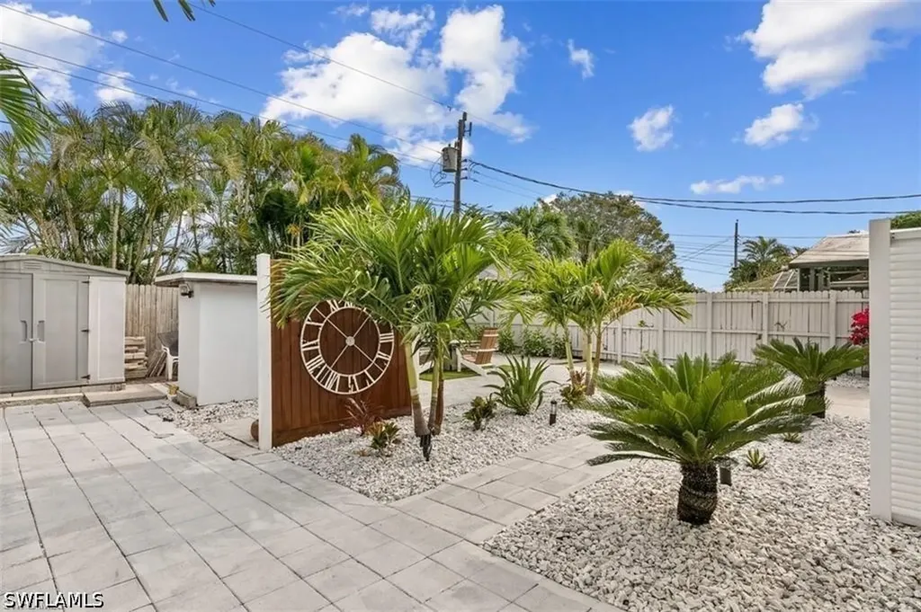 717 95th Avenue N Naples FL 34108