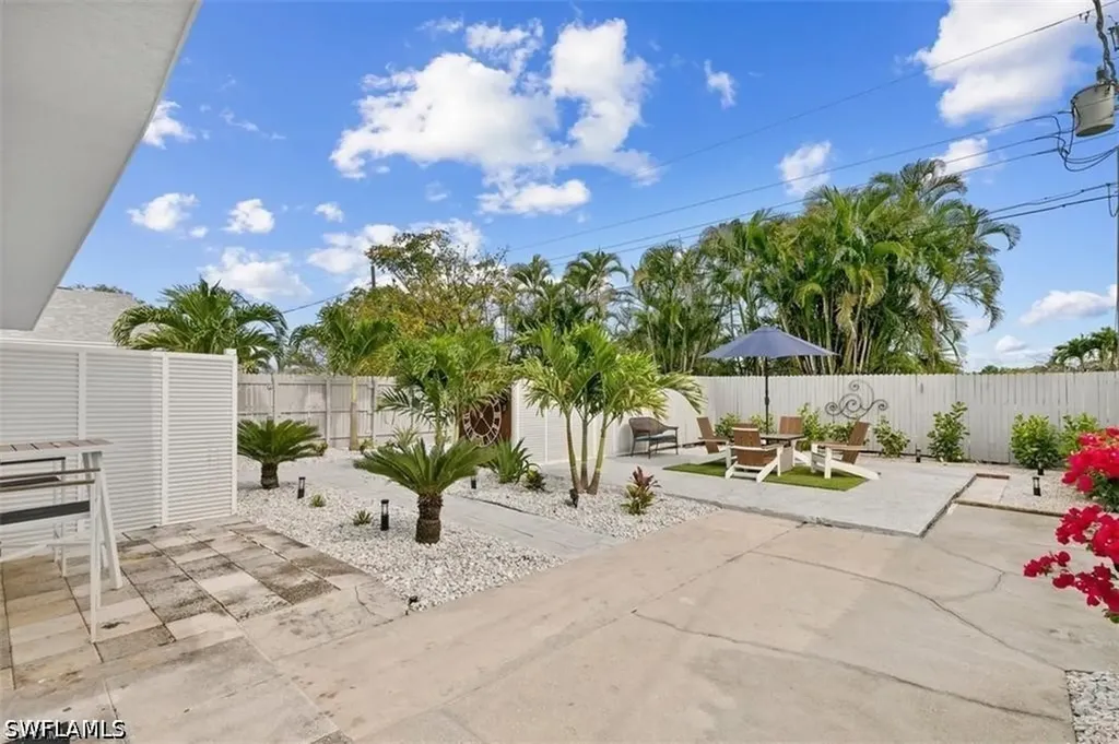 717 95th Avenue N Naples FL 34108