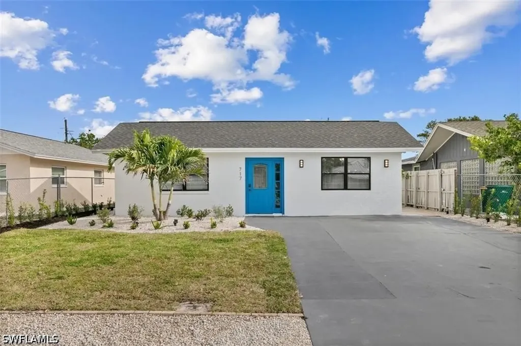 717 95th Avenue N Naples FL 34108