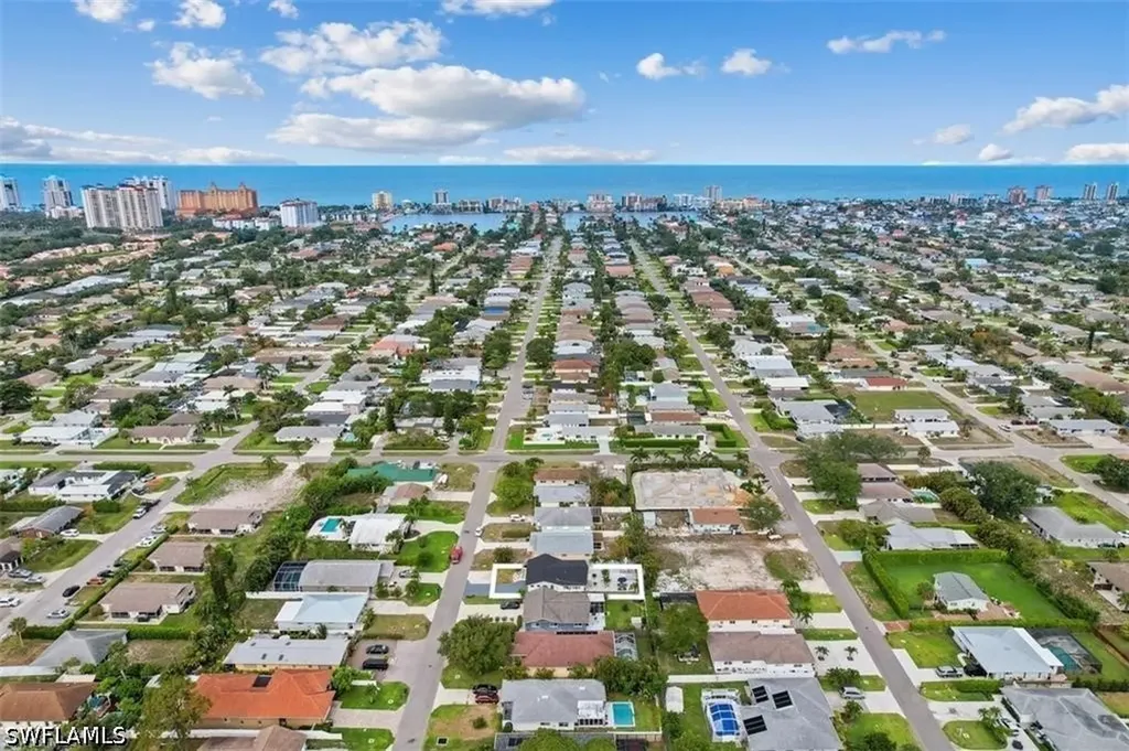717 95th Avenue N Naples FL 34108