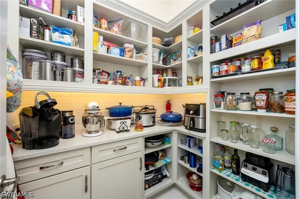 14308 Neptune Avenue Naples FL 34114