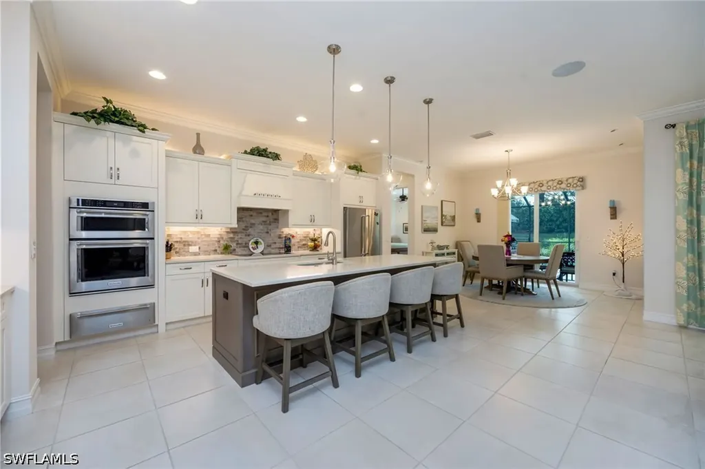 14308 Neptune Avenue Naples FL 34114