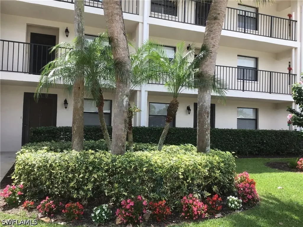 440 Fox Haven Drive Naples FL 34104