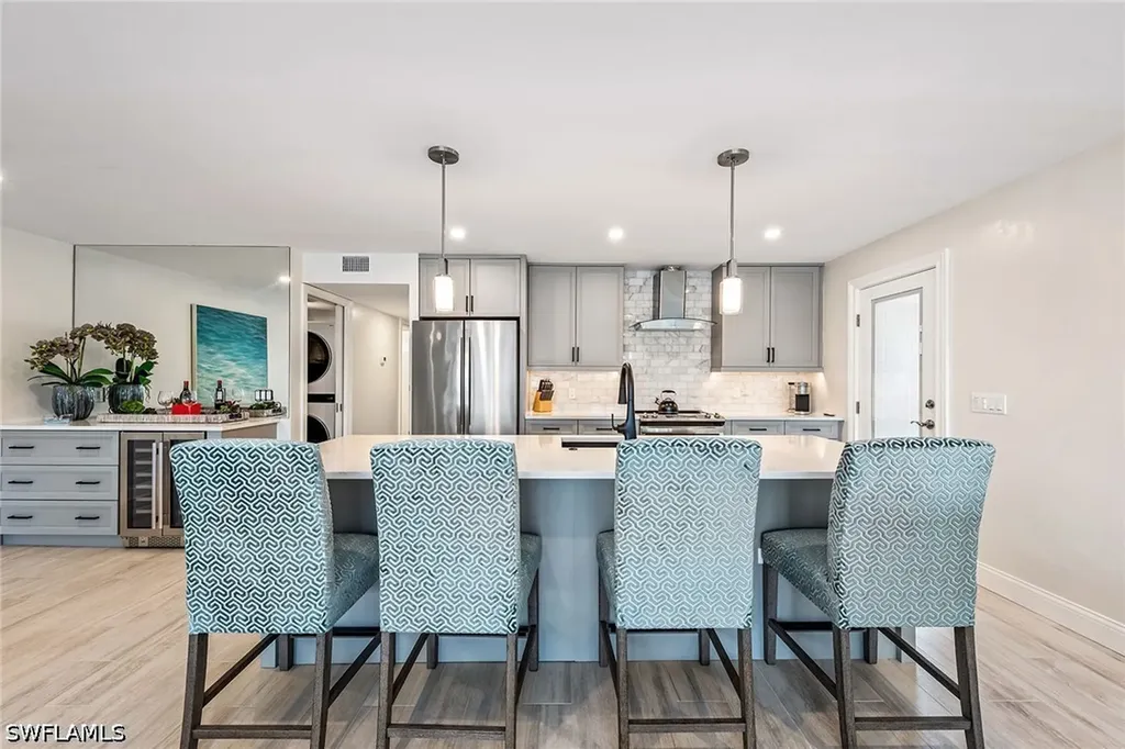 2850 Gulf Shore Boulevard N Naples FL 34103