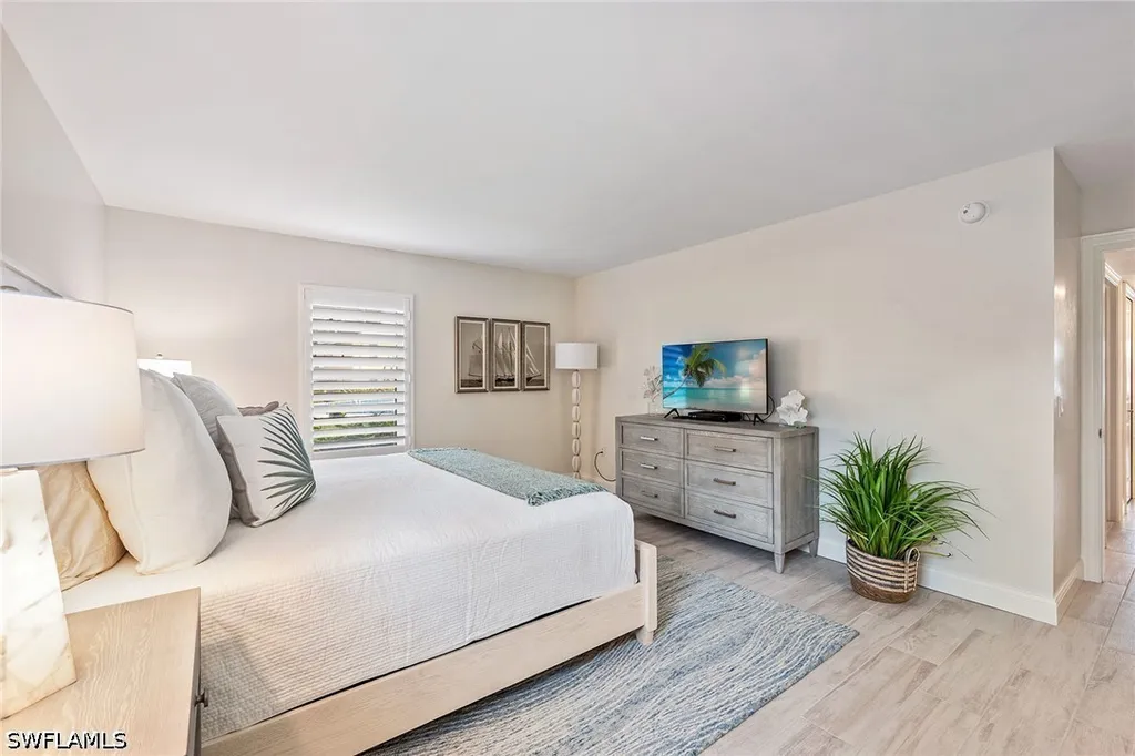 2850 Gulf Shore Boulevard N Naples FL 34103