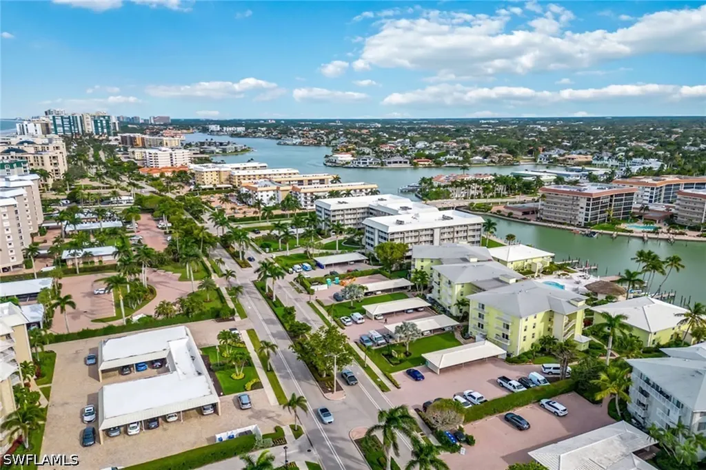 2850 Gulf Shore Boulevard N Naples FL 34103