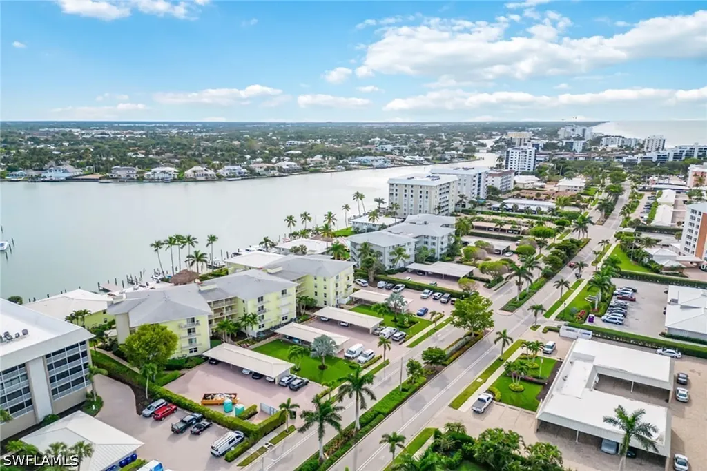2850 Gulf Shore Boulevard N Naples FL 34103